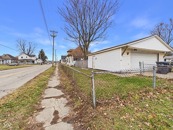 2nd image of 2226 Fletcher St