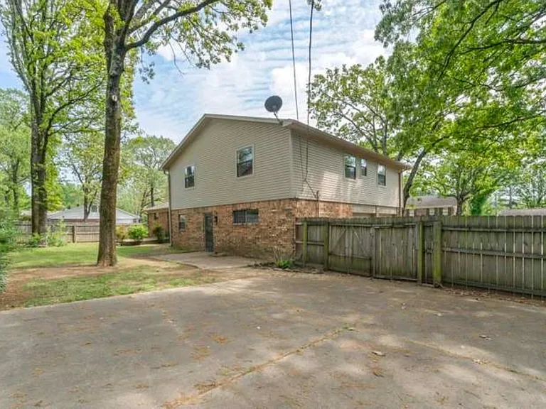 4417 Dawson Dr — Photo 23