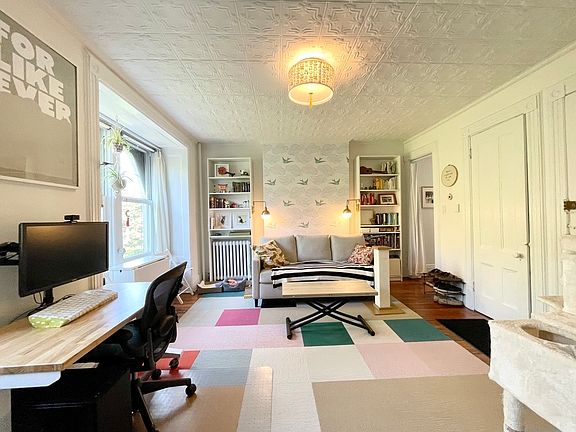 4th image of 631 Carroll St APT 3