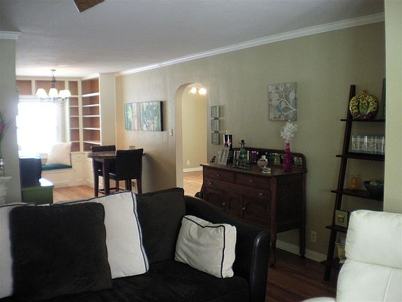 3rd image of 2361 7 1/2th St