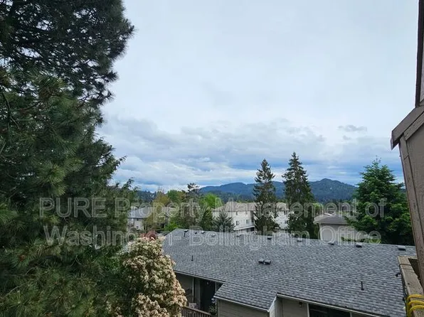 1009 22nd St APT E, Bellingham, WA 98225
