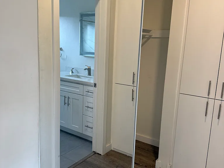 1754 Pine Ave #9 — Photo 12