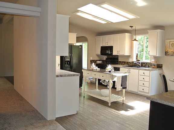 4th image of 4745 NW Iris Ln