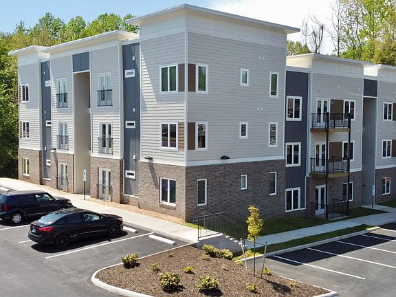 2nd image of 2118 Commonwealth Dr APT 100