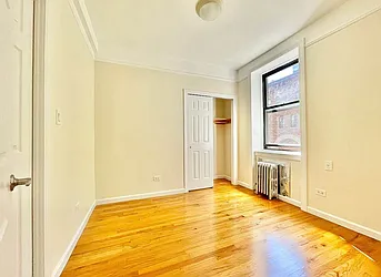 Rented by Manhattan Realty Group