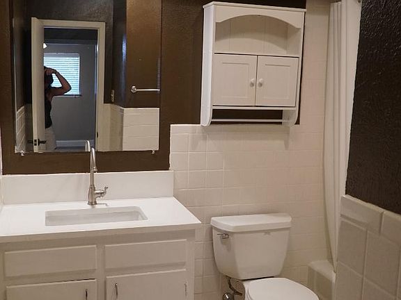 4th image of 7433 Brentcove Cir