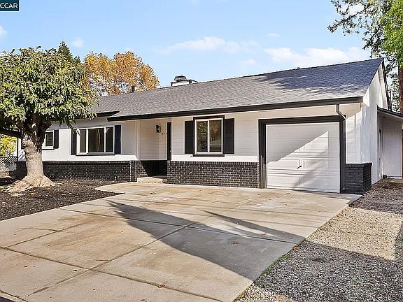 3rd image of 1640 Apple Dr #A