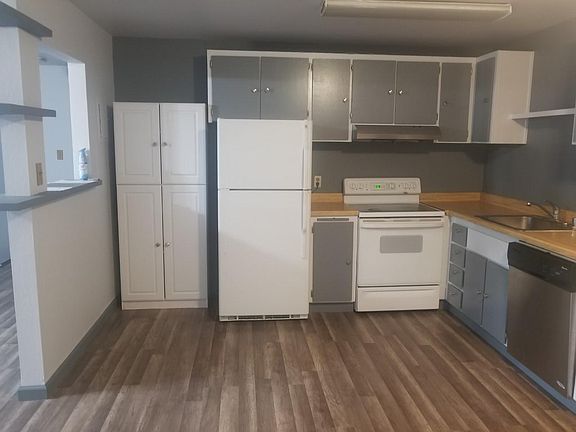 4th image of 410 Auburn Way APT 18