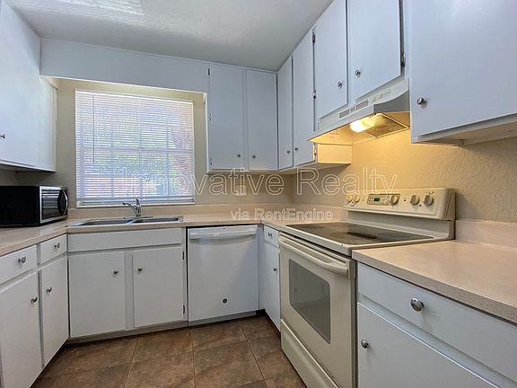 2nd image of 412 Banyon Tree Cir APT 202