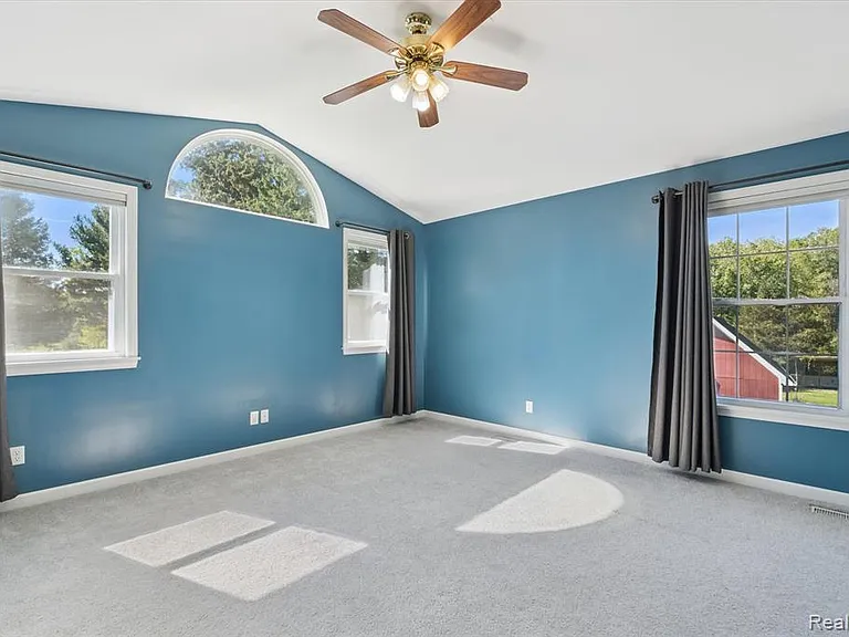 2860 E Coon Lake Rd — Photo 14