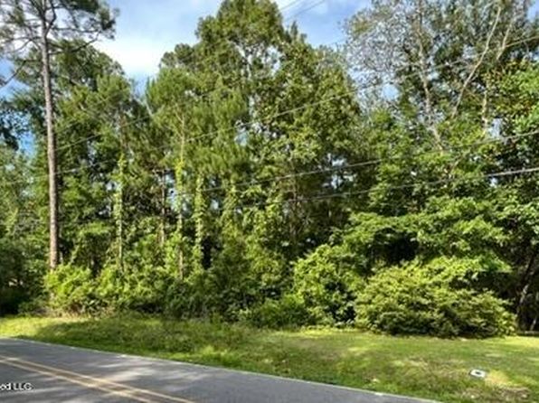Shore Dr #5, Ocean Springs, MS 39564