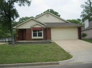 2413 Pollard St, Fort Worth, TX 76112