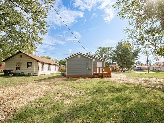 5th image of 2208 Ashwood Ave