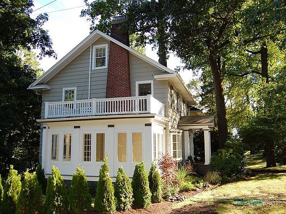 2nd image of 396 Wyoming Ave
