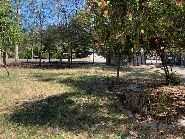 1850 Reiman Ln — Photo 27