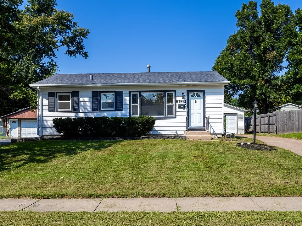 3520 Greenbrier Dr