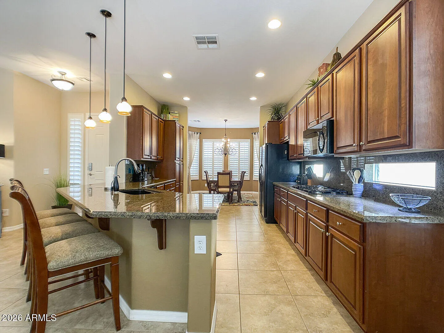 3 bed, 2.0 bath, 2156 sqft, $4,000 — Photo 3