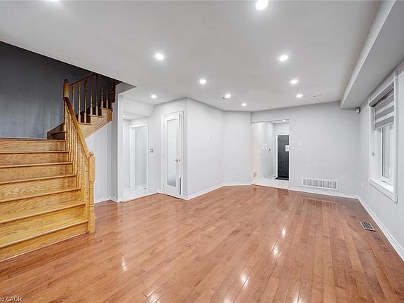 5th image of 84 Andriana Cres