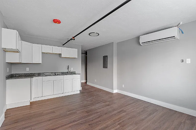 55 Manchester Street — Photo 4