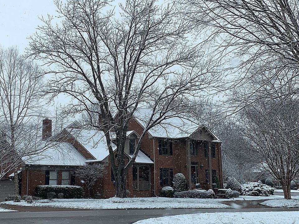 1st image of 210 Sturbridge Dr