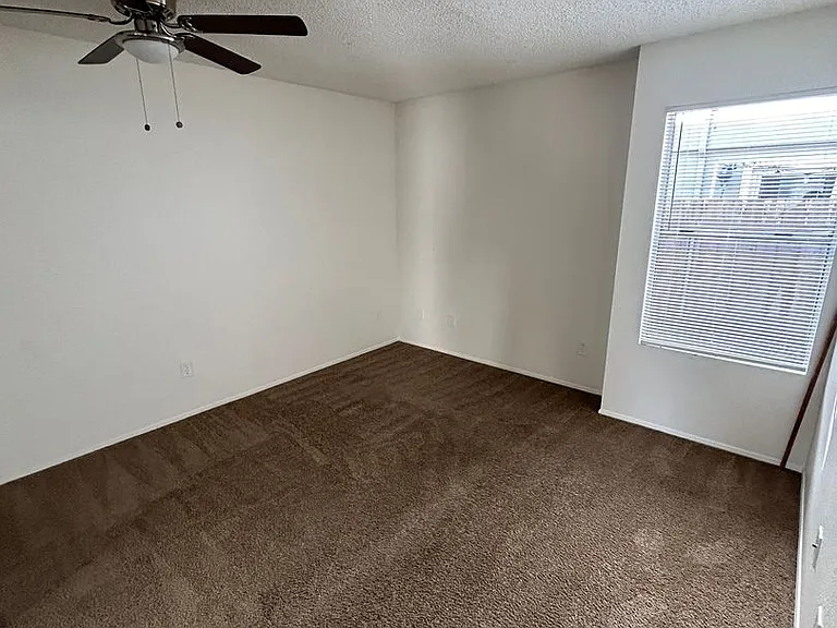 600 Emory St — Photo 14