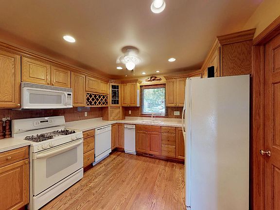 5th image of 12419 S Moody Ave