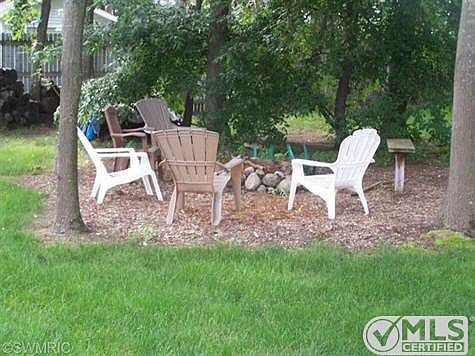 3rd image of 1612 Charlevoix Dr