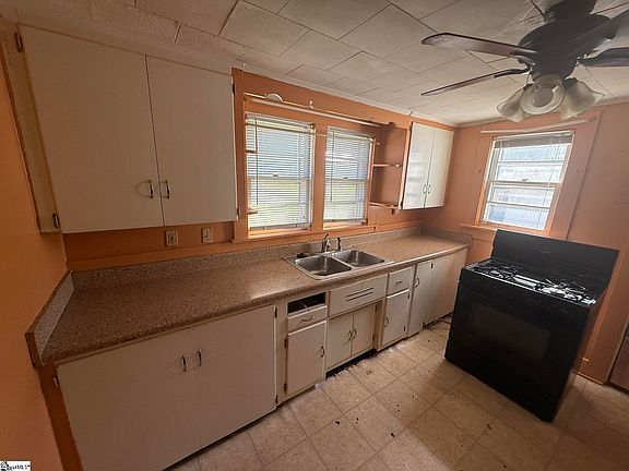 5th image of 209 Oshields St