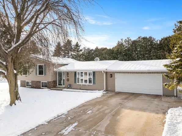 215 Lilac LANE, Belgium, WI 53004