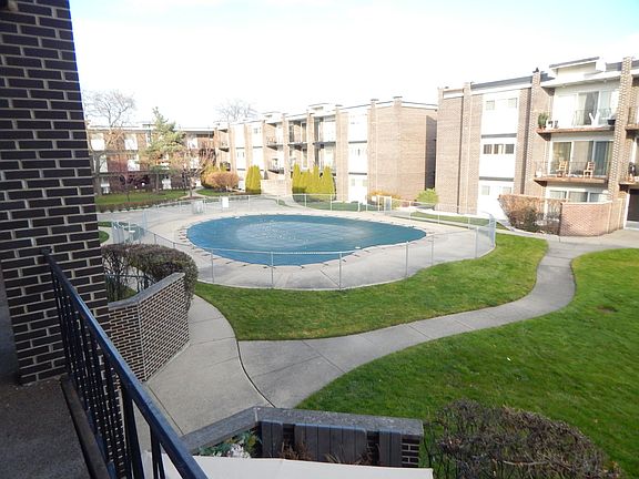 2nd image of 10109 Cherry Pkwy APT M109
