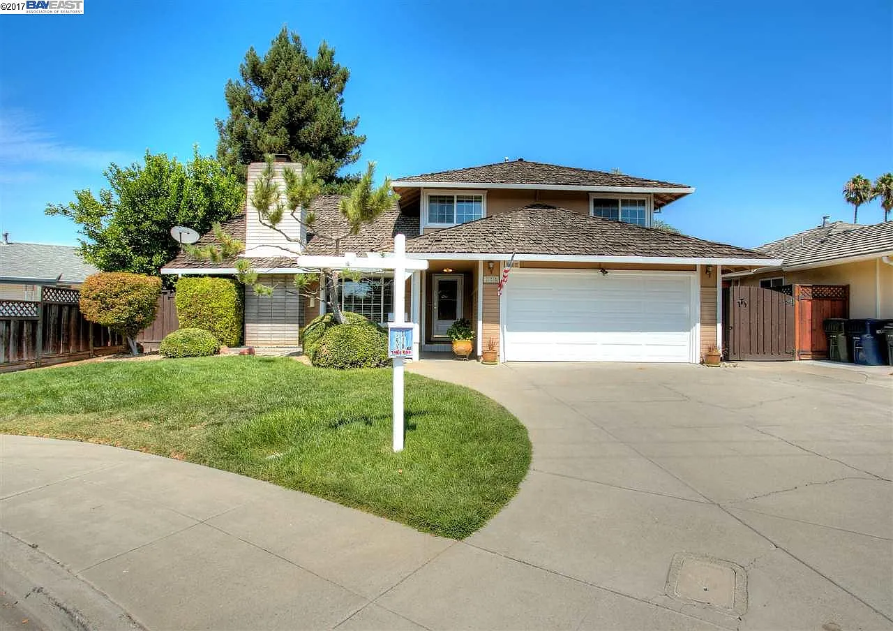 722 Sunset Dr photo 1
