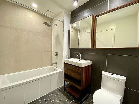 5th image of 21 E 19th St #7
