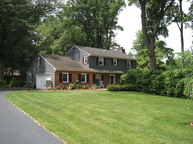 1st image of 414 Oakland Dr