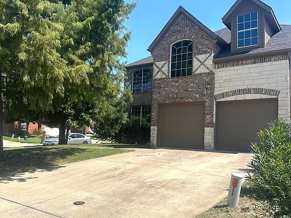 3rd image of 1316 Caroline Dr