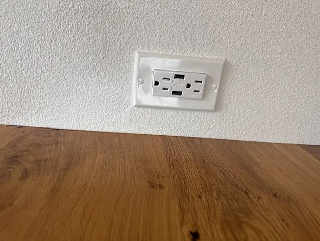 charging station at the table