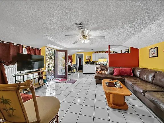 2nd image of 182 W Mariana Ave