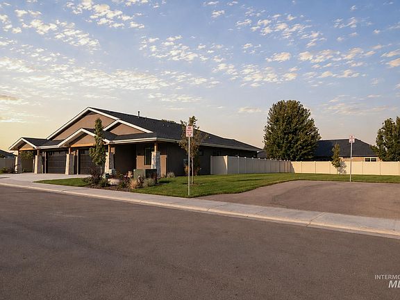 3rd image of 3071 N Lapis Ave