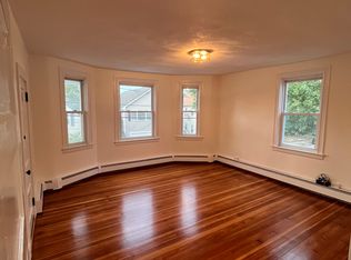 138 Sandringham Ave #2, Providence, RI 02908