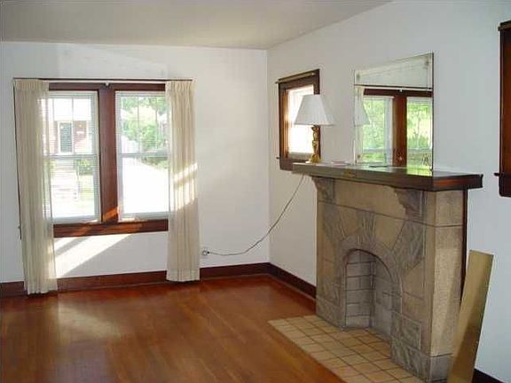 3rd image of 883 Minoma Ave