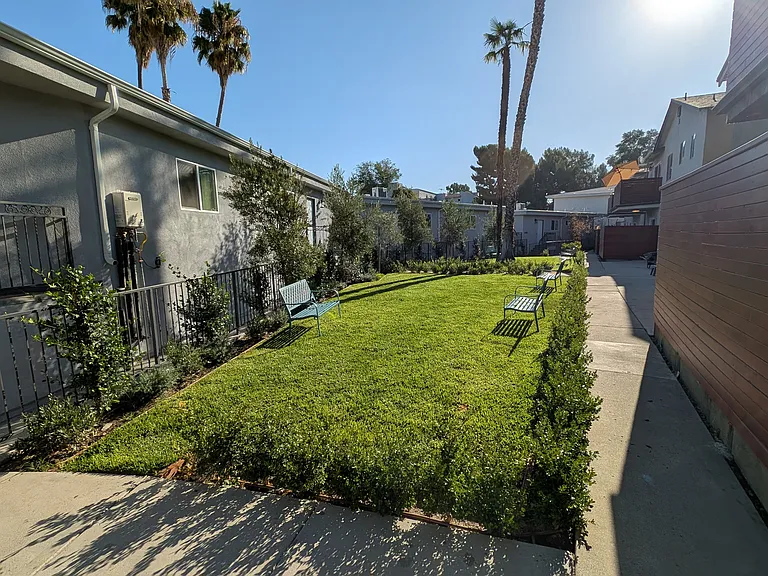 13435 Moorpark St — Photo 8