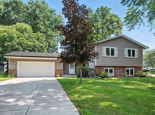 4313 Bear Path Trl, Eagan, MN 55122
