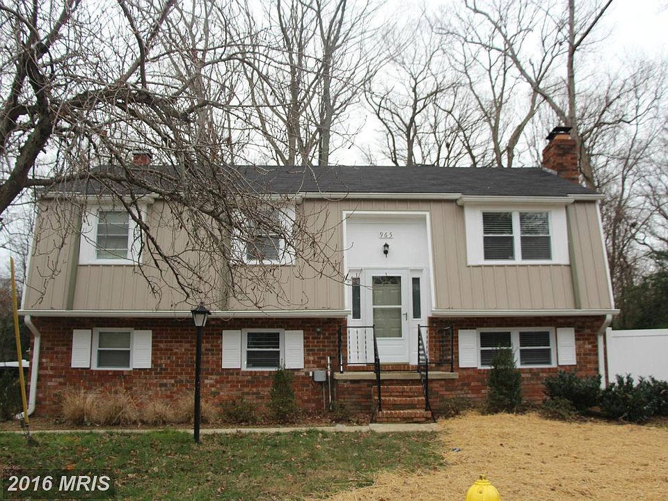 1st image of 965 Woodland Cir