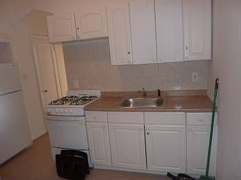 5th image of 186 Nassau Ave