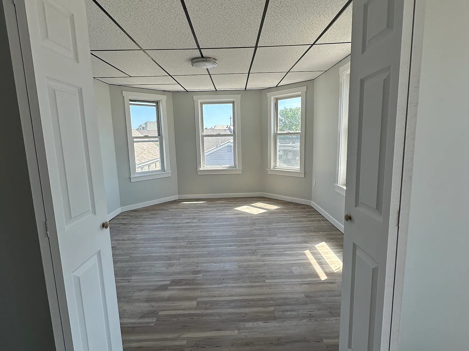 4 bed, $2,500 — Photo 3