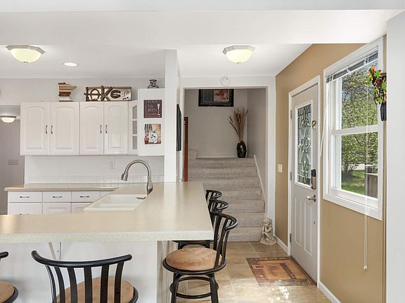 4th image of 1308 Bay Dr SE