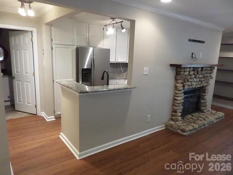 1109 E Morehead St #10 — Photo 6
