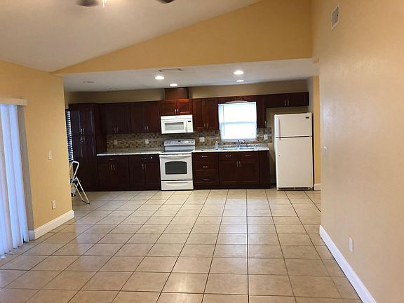 3rd image of 10406 N Hartts Dr