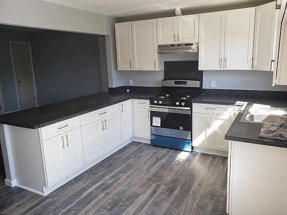 3rd image of 532 N Watts Ave