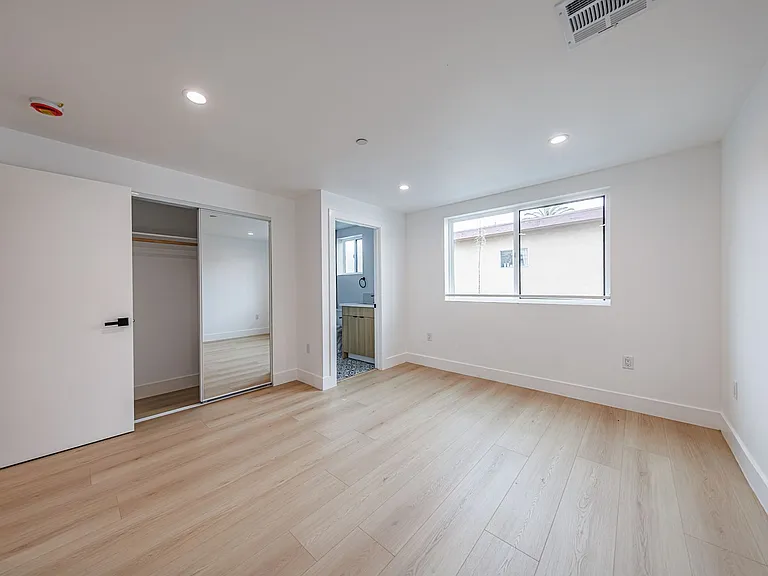 2026 Luxury 3, 4 & 5 Bed Townhomes — Photo 49