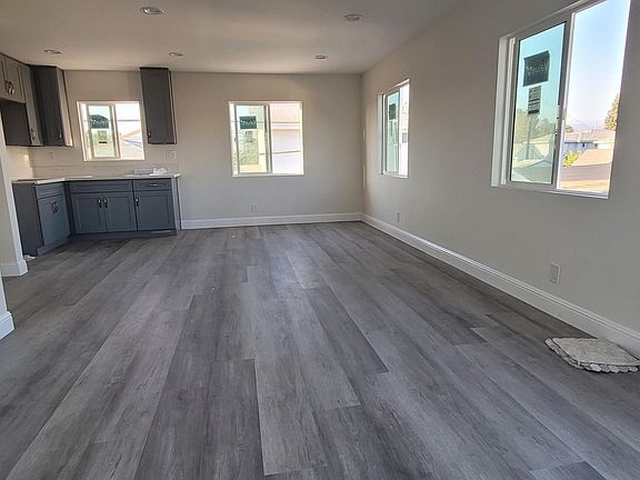 3rd image of 3344 Eckhart Ave